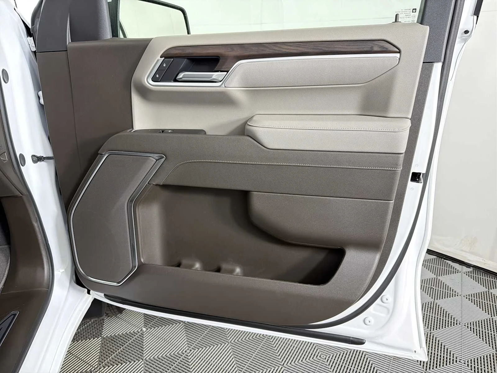 New 2026 Summit White GMC SLT image 12