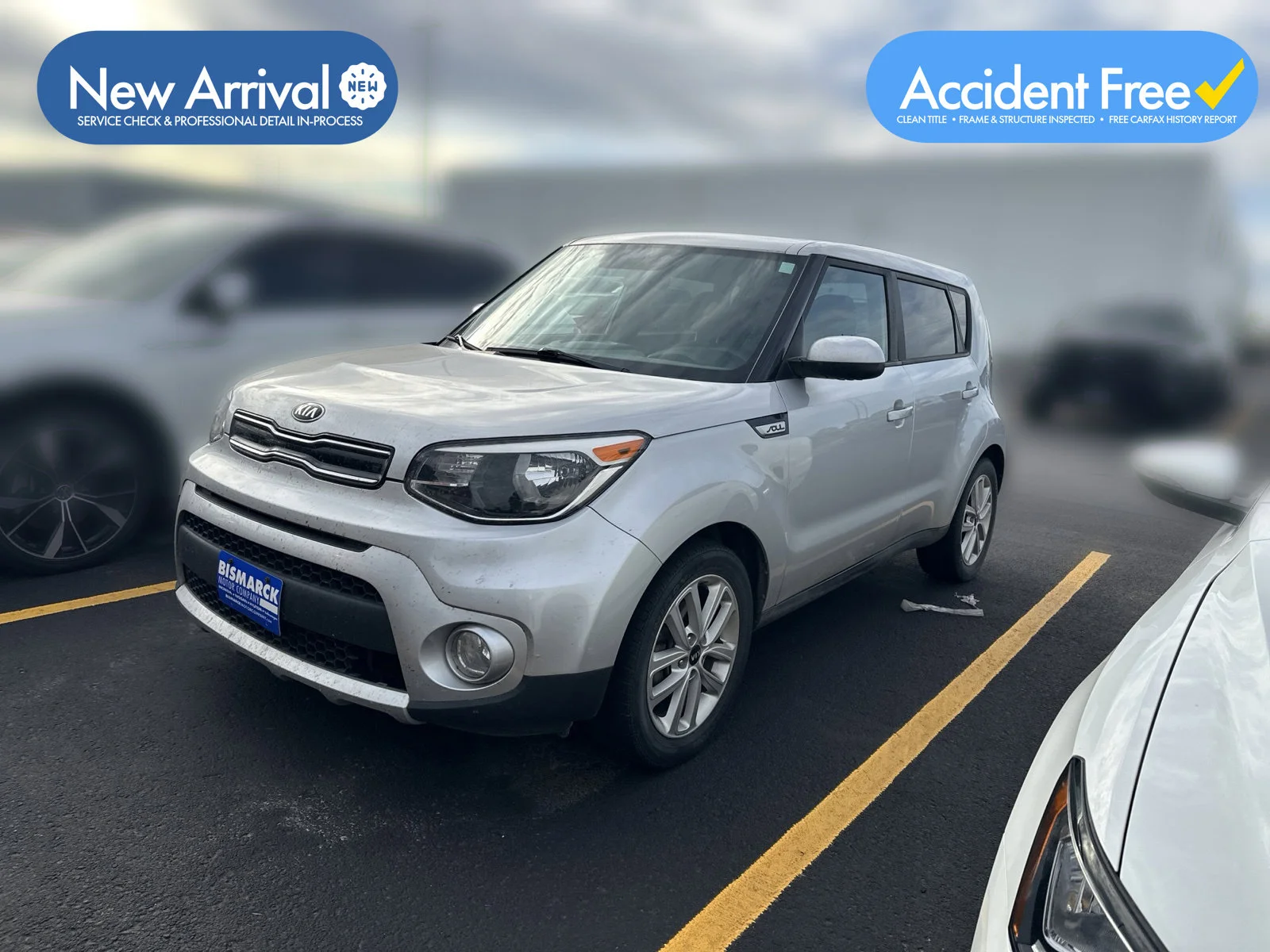 Used 2017 Silver Kia Plus image 1