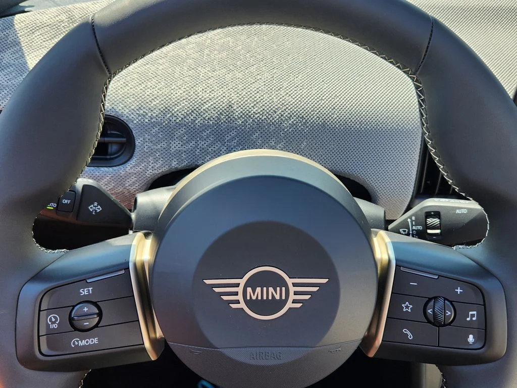 New 2026 Indigo Sunset Blue Metallic MINI Iconic image 14