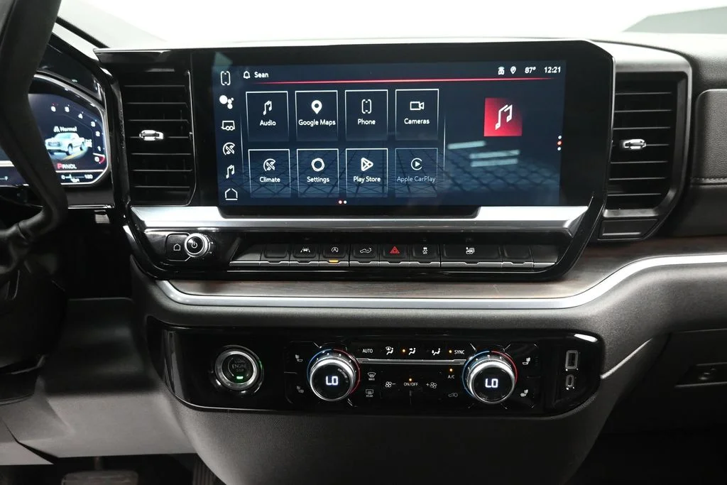Used 2022 White GMC SLT image 11