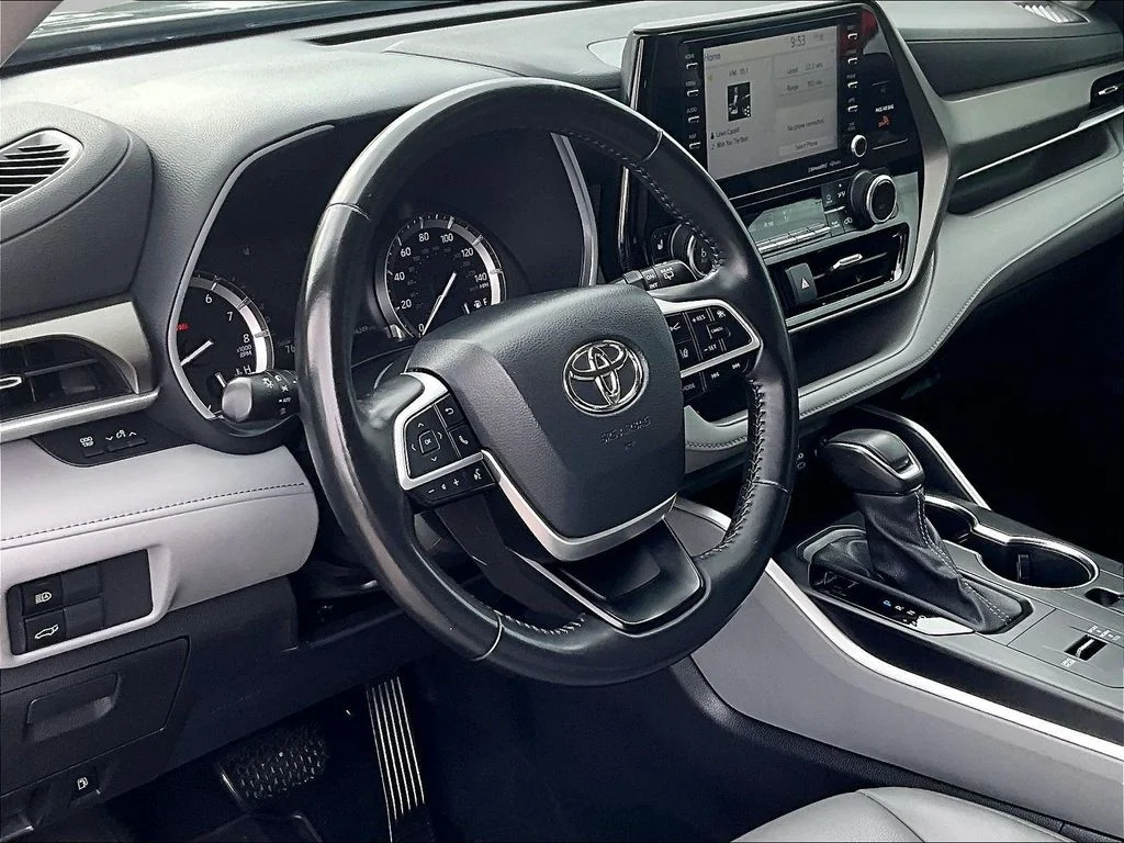 Used 2022 Gray Toyota XLE image 15