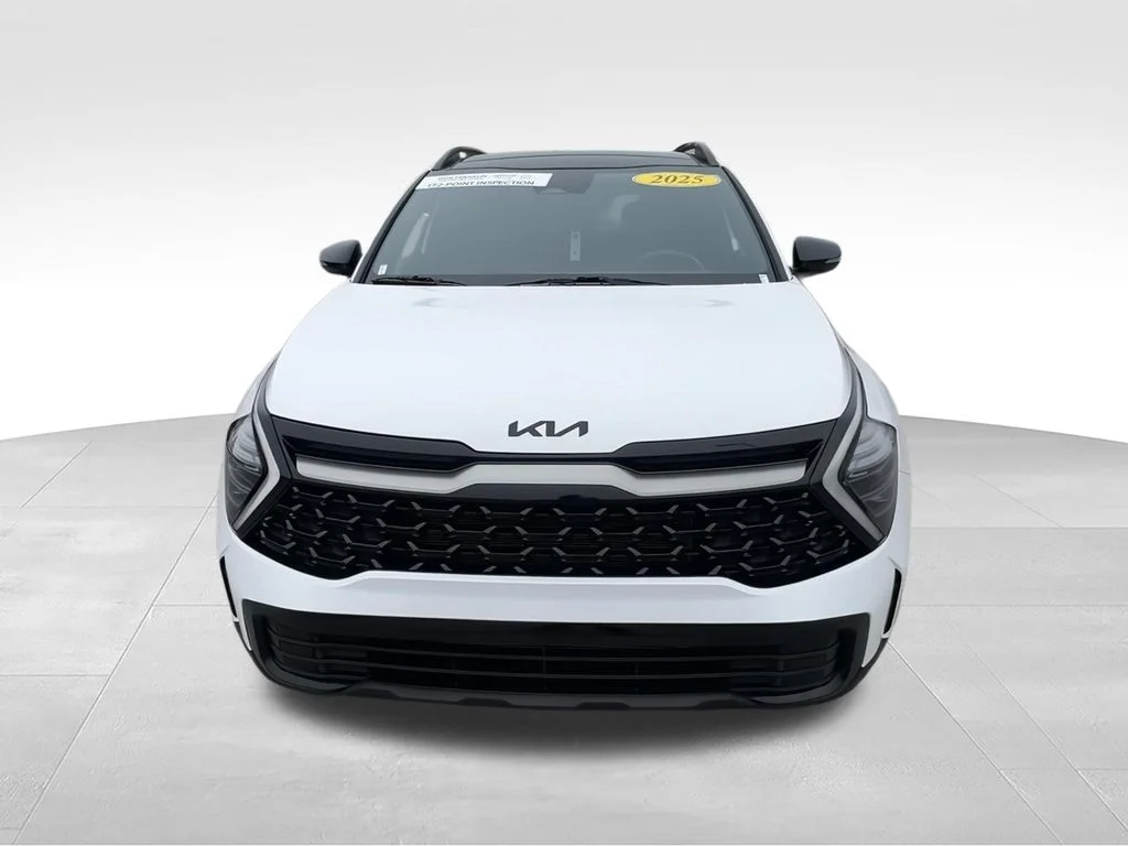 Used 2025 White Kia X-Line image 4
