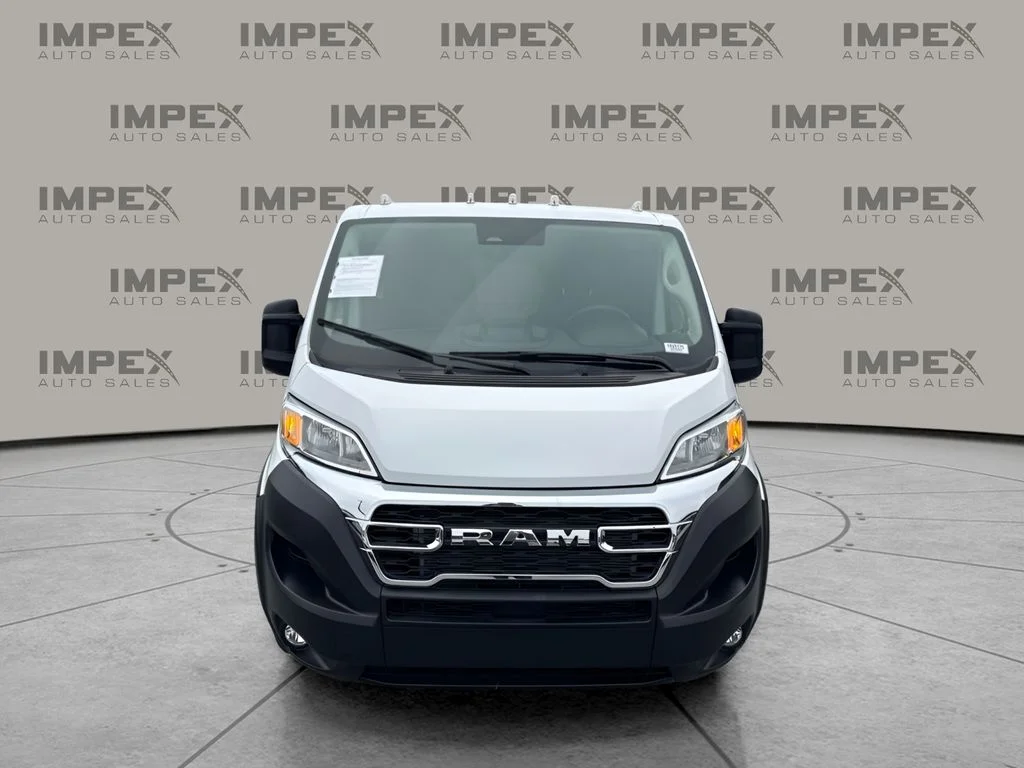 Used 2025 White Ram Base image 8