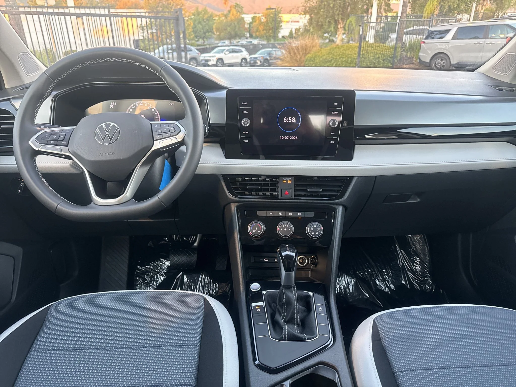 New 2027 Platinum Gray Metallic Volkswagen S image 16