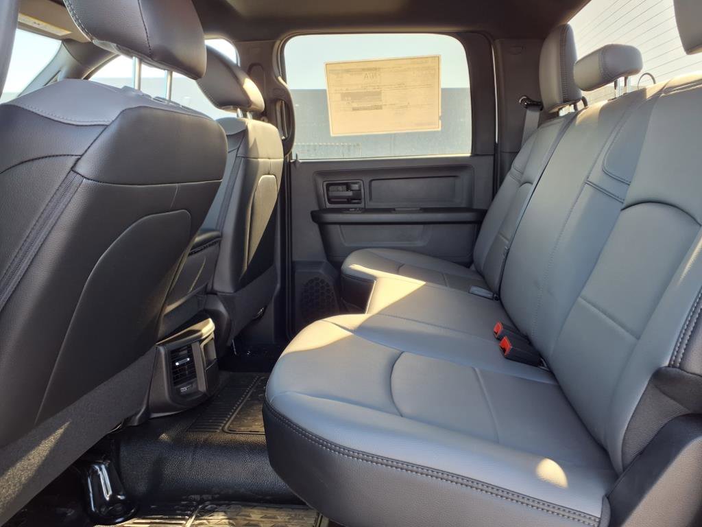 2025 RAM 3500 Chassis Tradesman - Photo 17