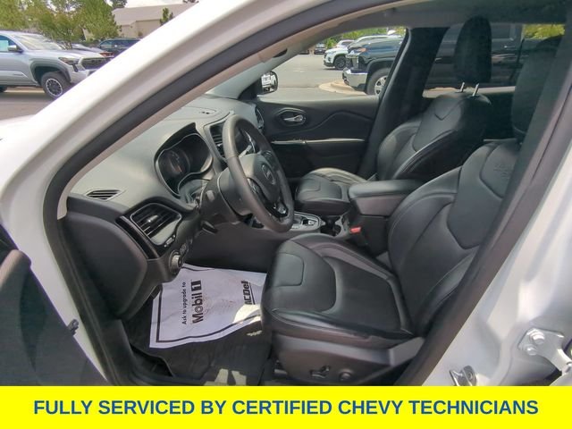 Used 2023 White Jeep Altitude image 24