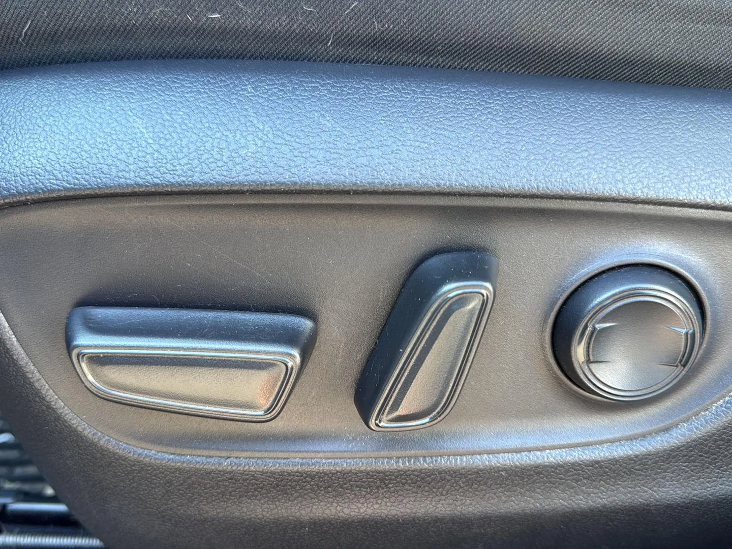Used 2021 Silver Sky Metallic Toyota XLE image 9