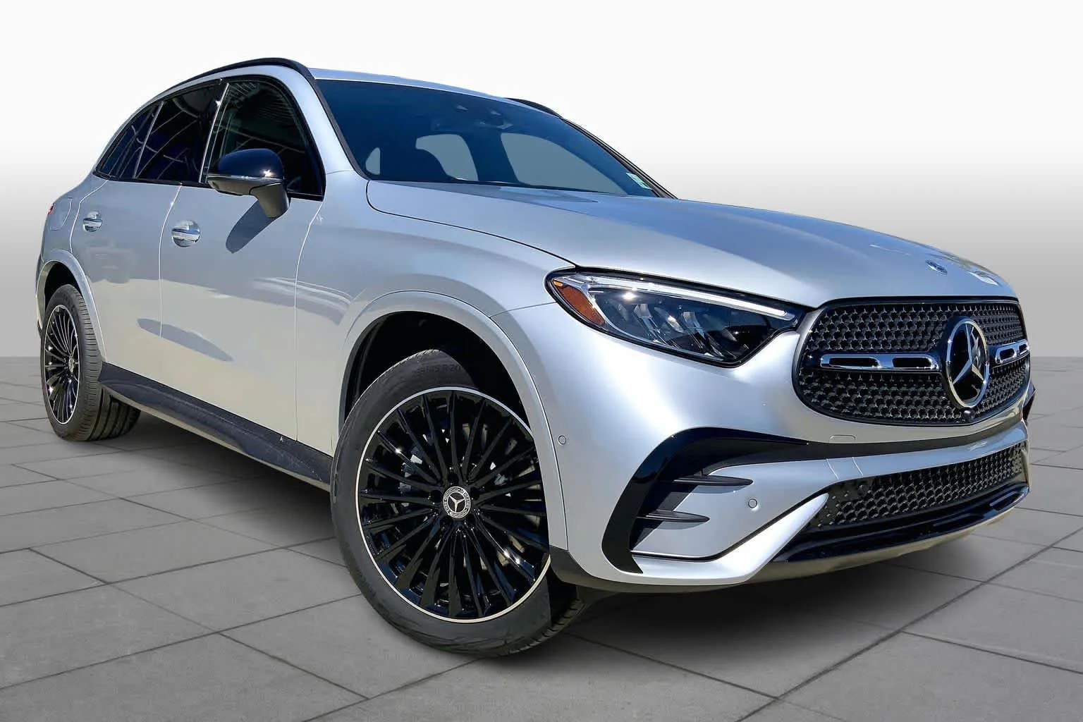 New 2026 Cirrus Silver Metallic Mercedes-Benz GLC 300 image 2