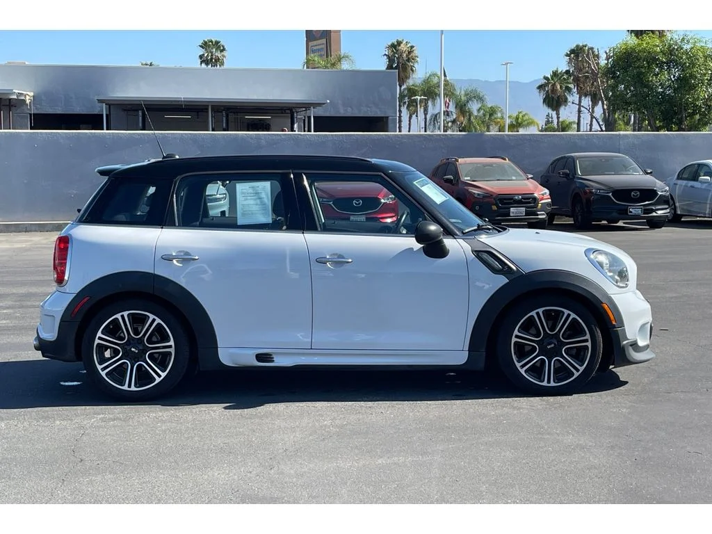 Used 2014 Light White MINI S image 8