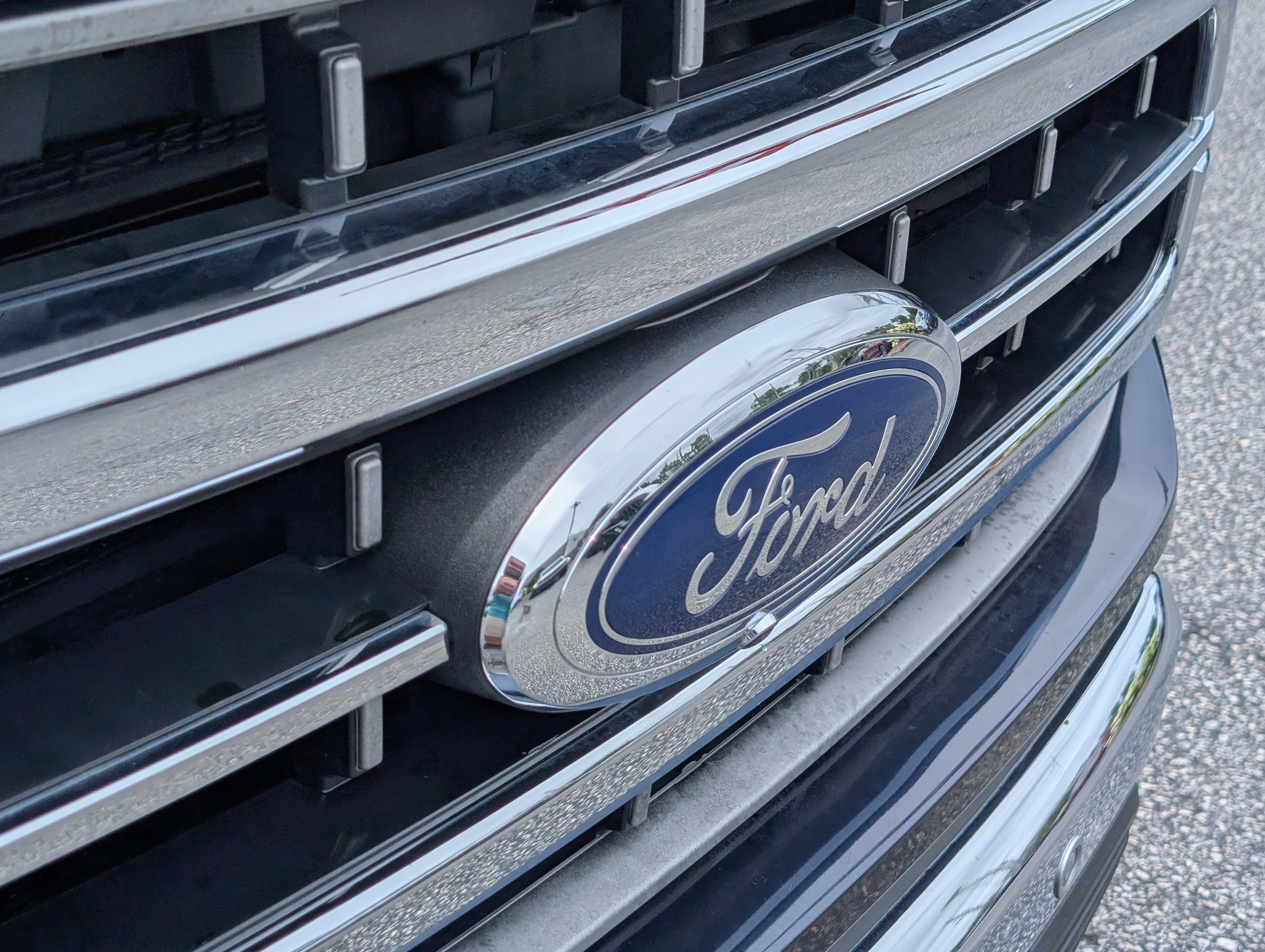 Used 2023 Antimatter Blue Metallic Ford LARIAT image 6