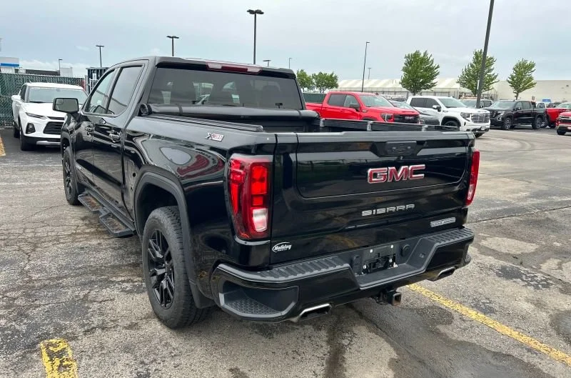 Used 2023 Onyx Black GMC Elevation image 4