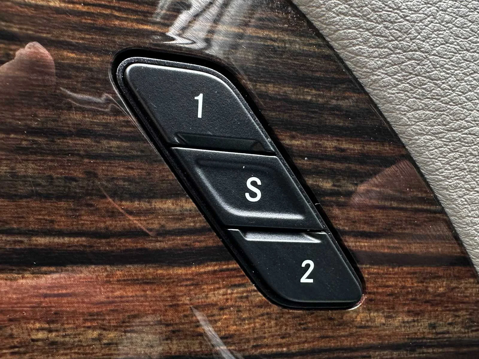 2022 Chrysler Pacifica Limited - Photo 17