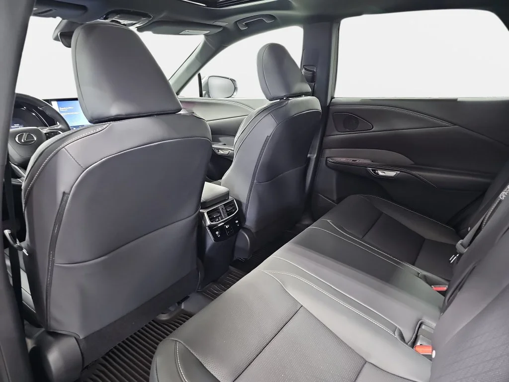 New 2026 Iridium Lexus PREMIUM PLUS image 11
