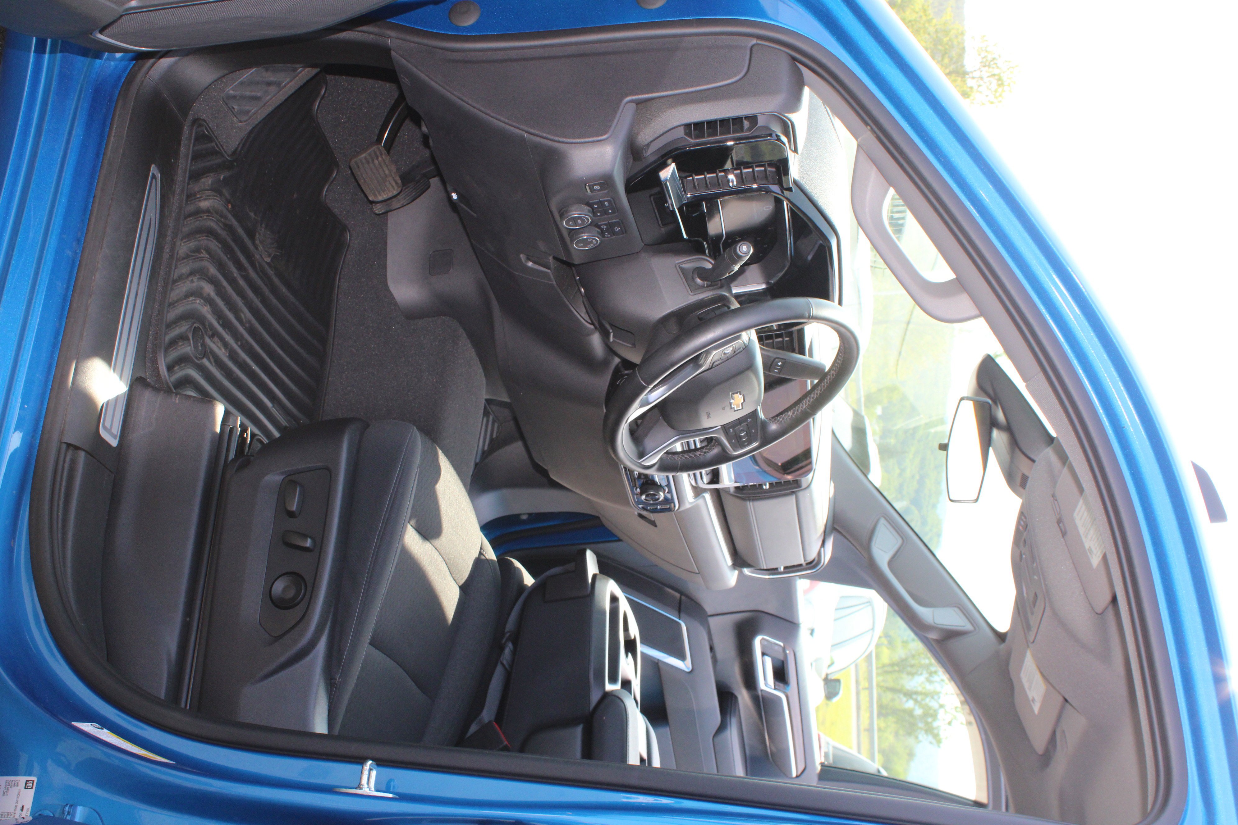 Used 2023 Glacier Blue Metallic Chevrolet LT image 23