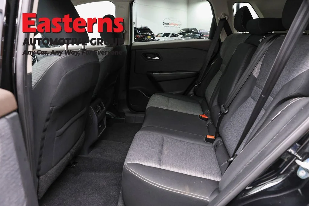 Used 2022 Black Nissan SV image 21