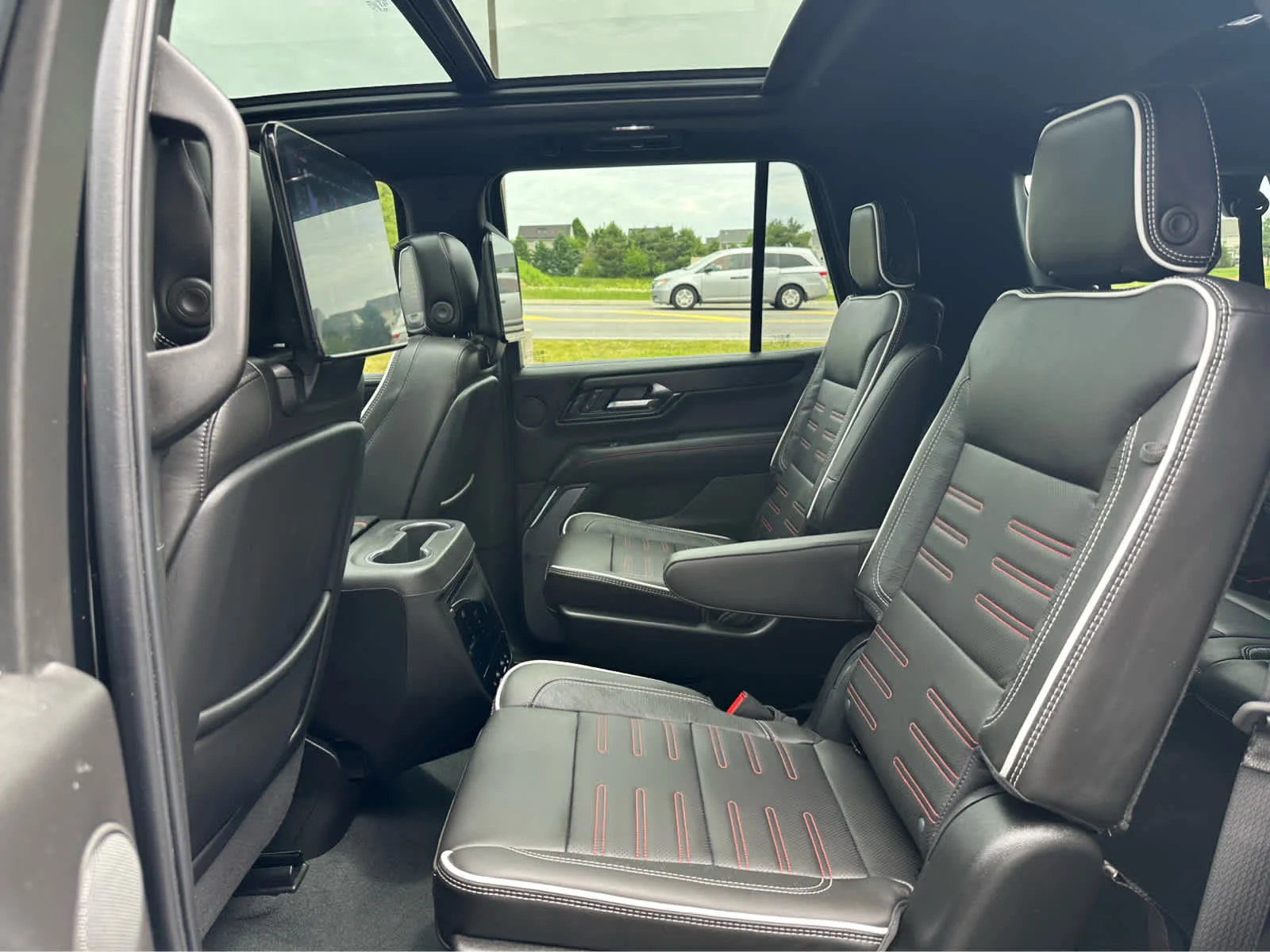 Used 2026 Onyx Black GMC AT4 Ultimate image 13