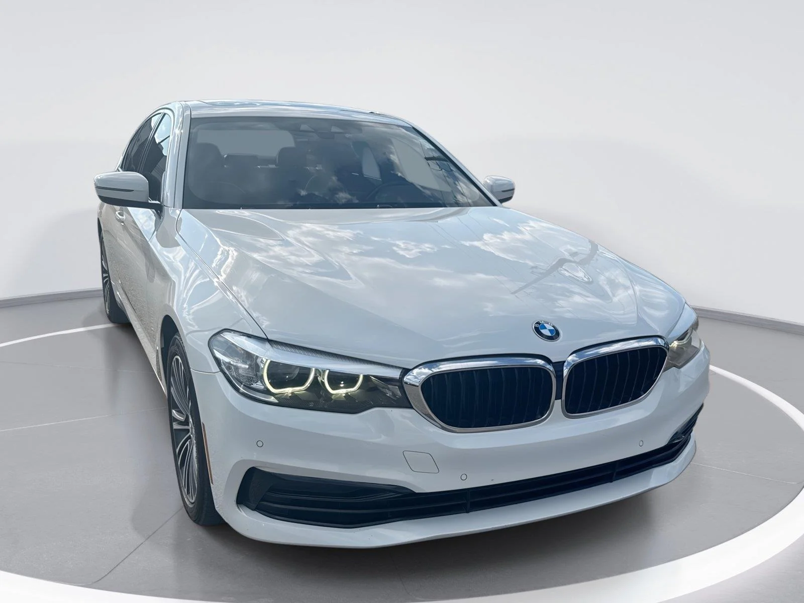 2019 BMW 5 Series 540i