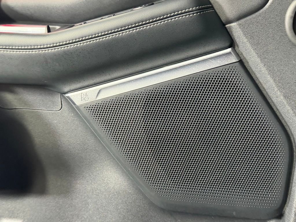 Used 2025 Black Metallic Ford Platinum image 21
