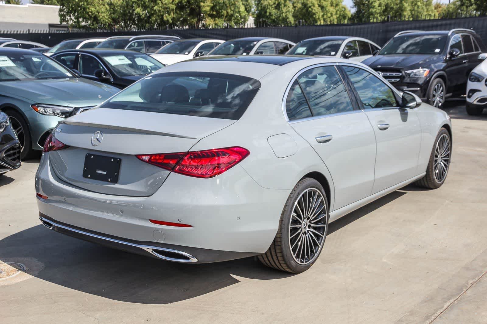 New 2026 MANUFAKTUR Alpine Grey Mercedes-Benz C 300 image 4