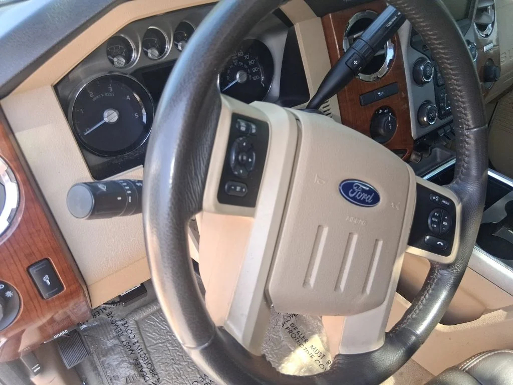 Used 2015 White Ford King Ranch image 12