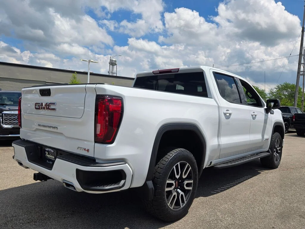 Used 2024 White GMC AT4 image 13