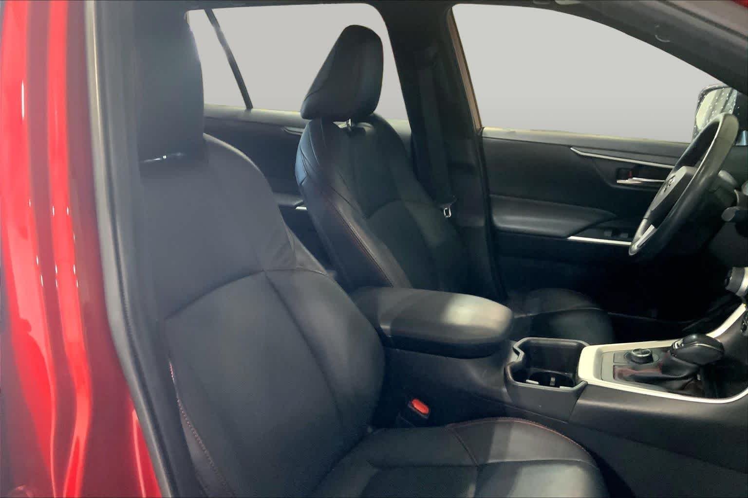 Used 2022 Supersonic Red Toyota SE image 9