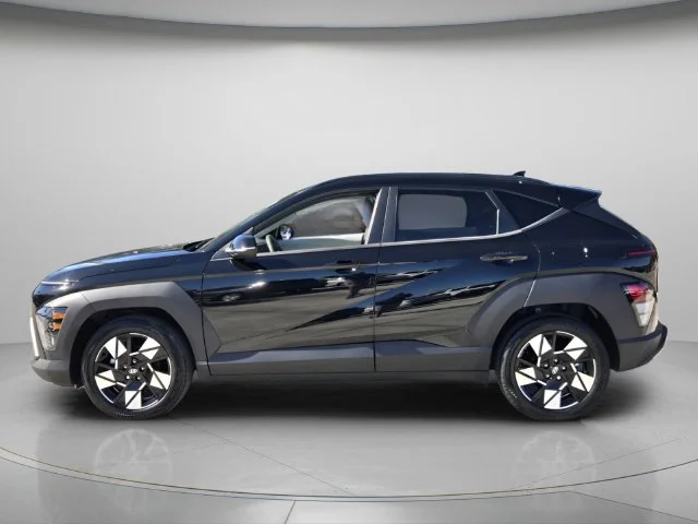 Certified Used 2024 Black Hyundai SEL image 3