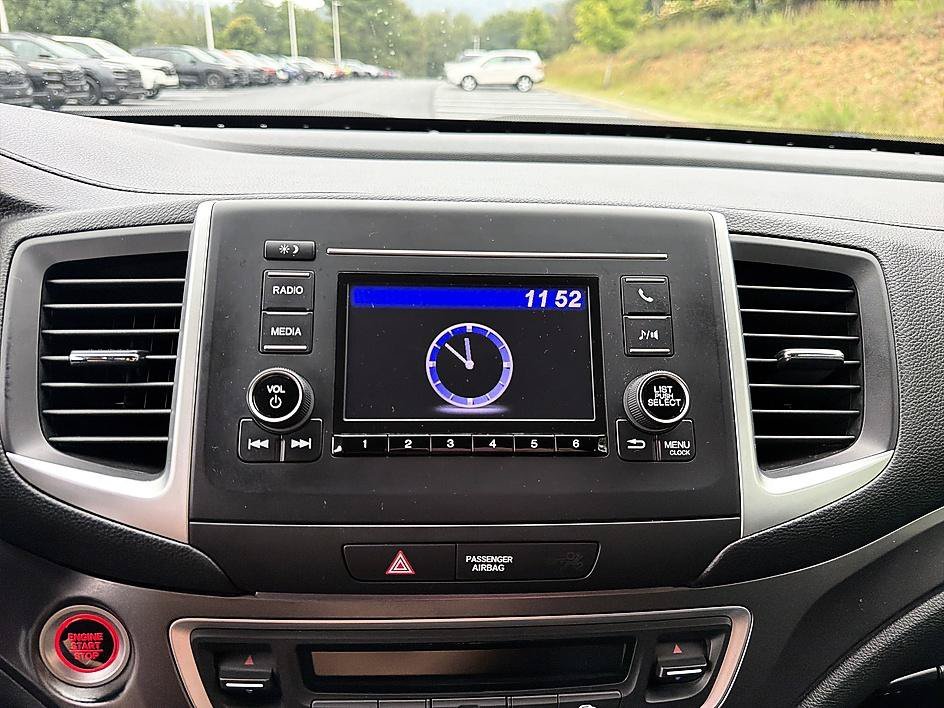 Used 2019 Lunar Silver Metallic Honda Sport image 16