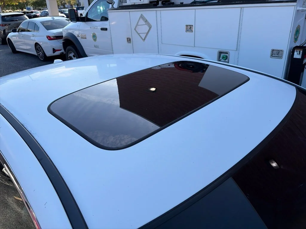 Used 2012 White Honda EX-L image 6