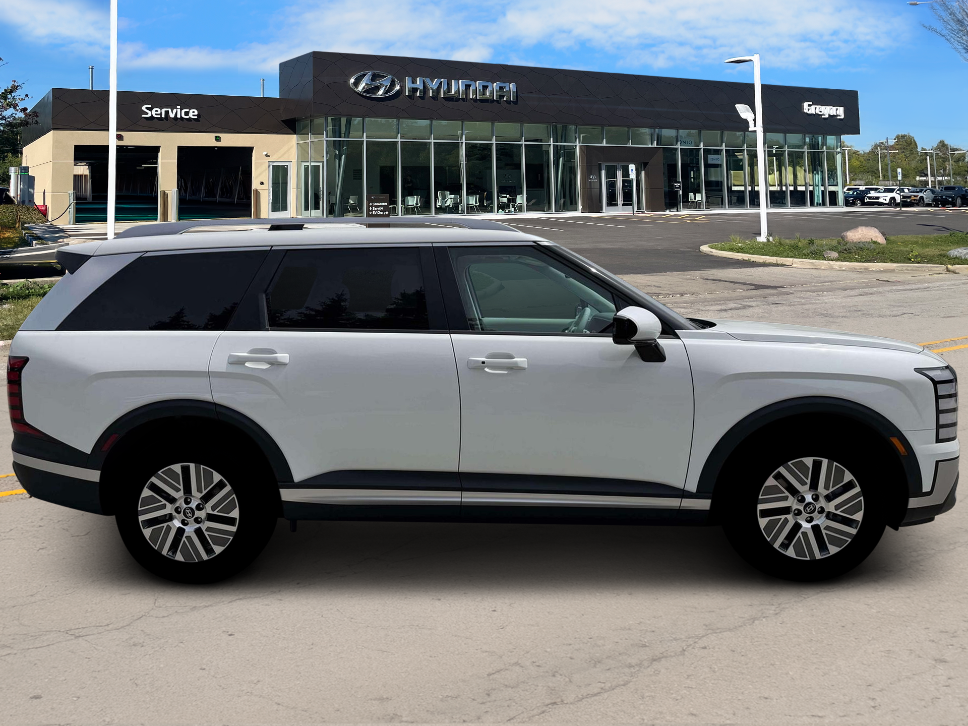 New 2026 White Hyundai SEL 8P image 9