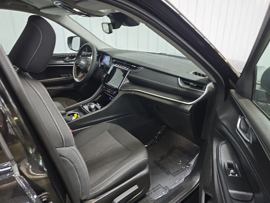 Used 2024 Black Jeep Laredo image 15