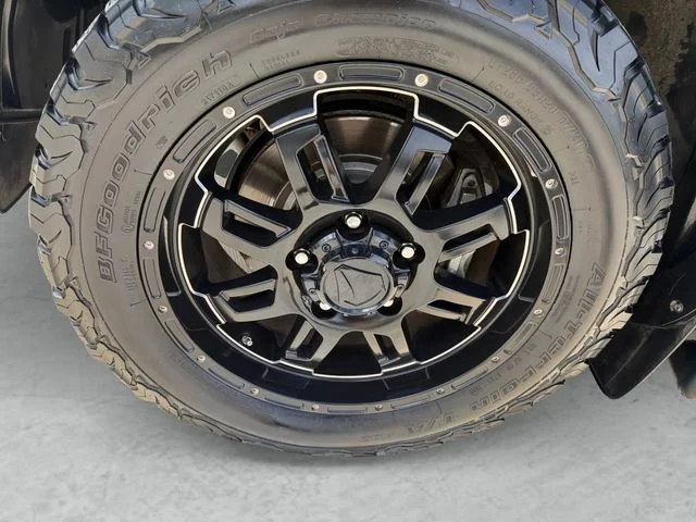 Certified Used 2016 Gray Toyota SR5 image 24