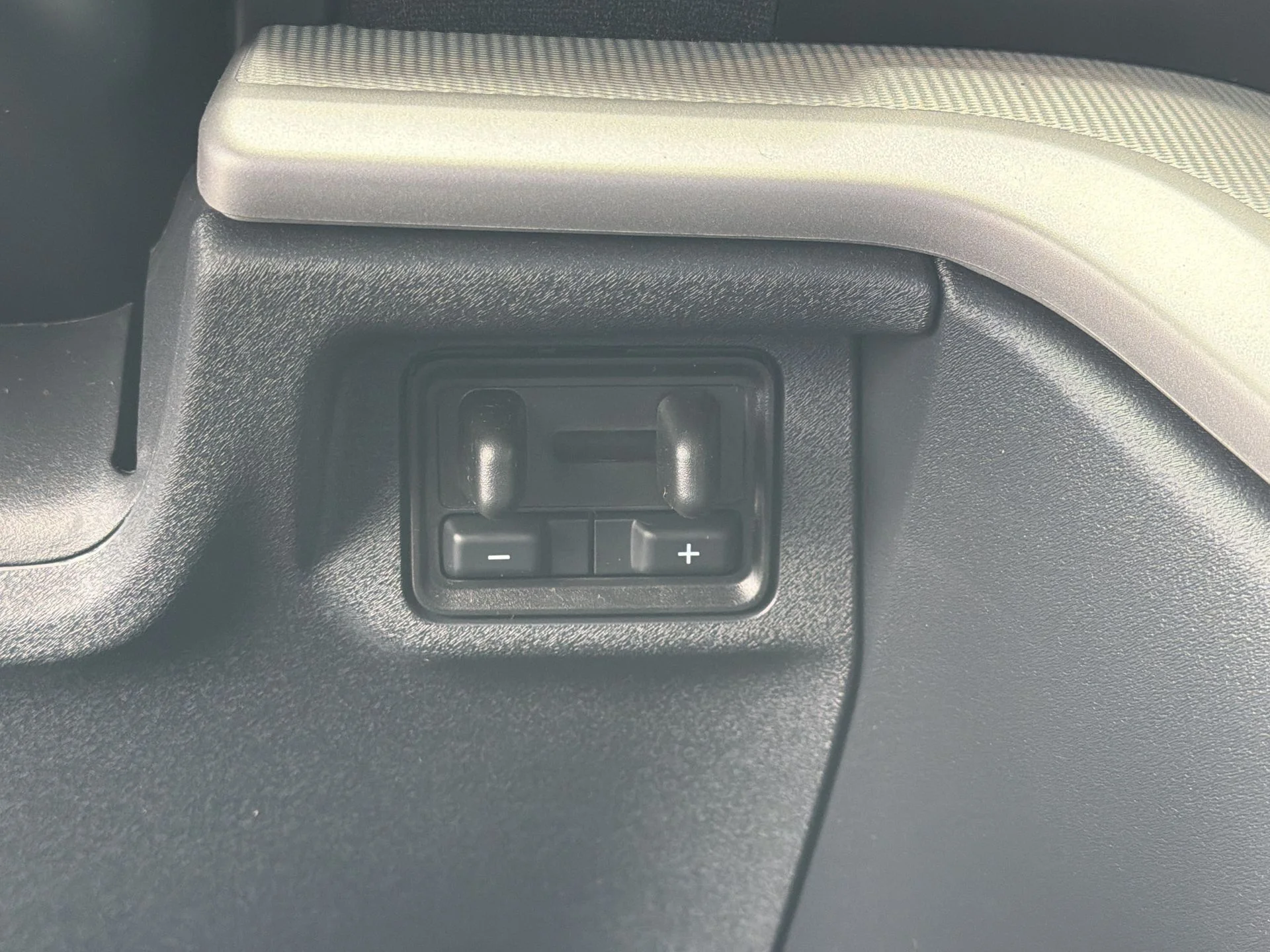 New 2026 Agate Black Metallic Ford MAX Active image 8