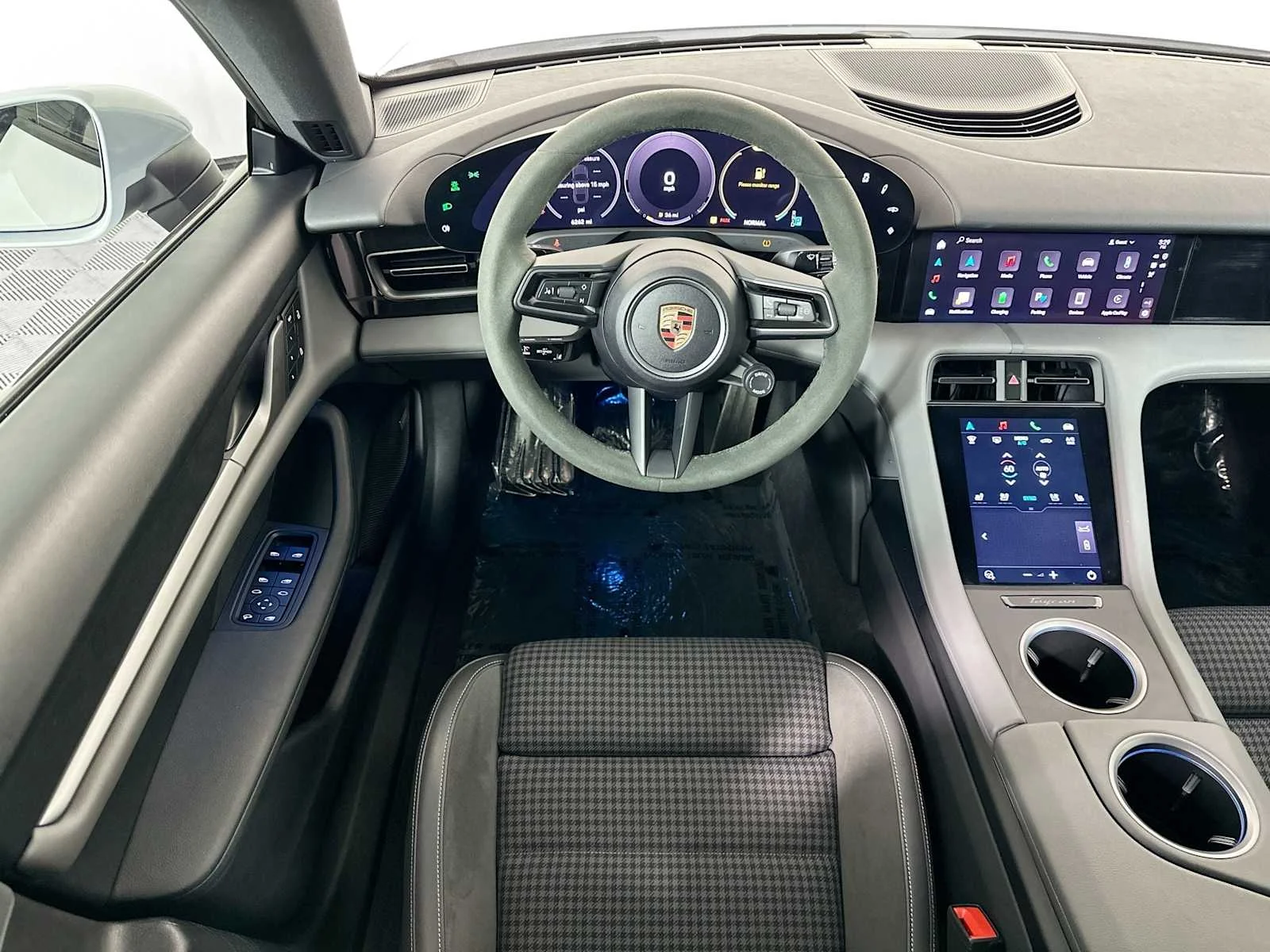 2025 Porsche Taycan Base - Photo 23