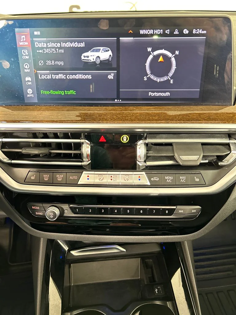 Used 2022 White BMW sDrive30i image 14