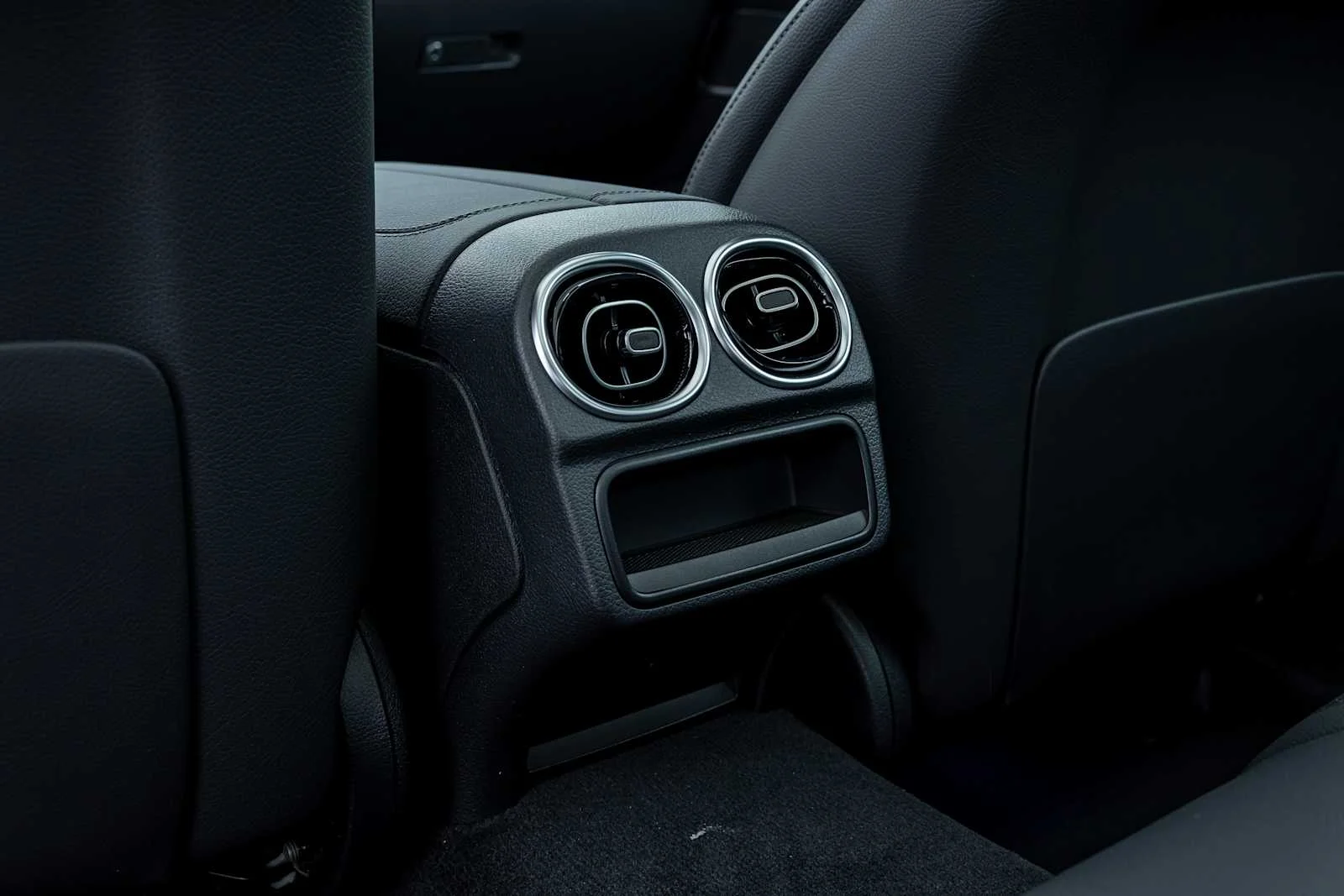 New 2026 BLACK Mercedes-Benz C 300 image 24