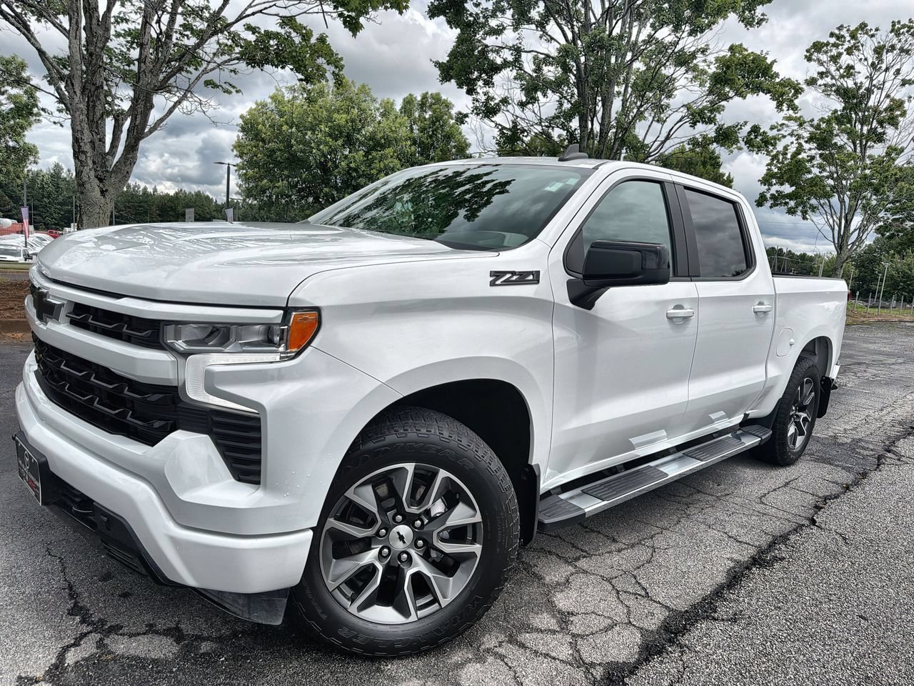 Used 2023 Summit White Chevrolet RST image 1