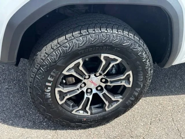 Certified Used 2025 Summit White GMC AT4 image 10