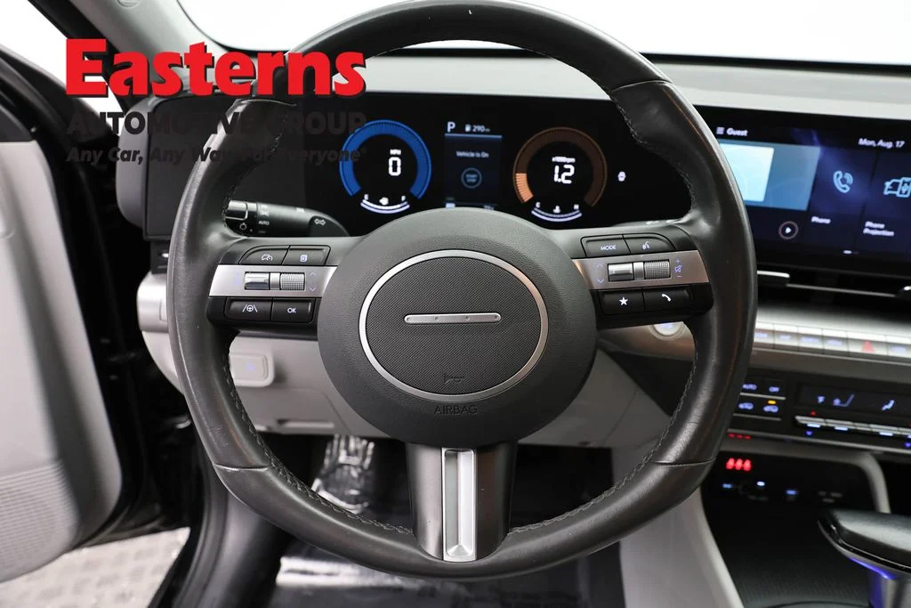 Used 2024 Black Hyundai SEL image 9