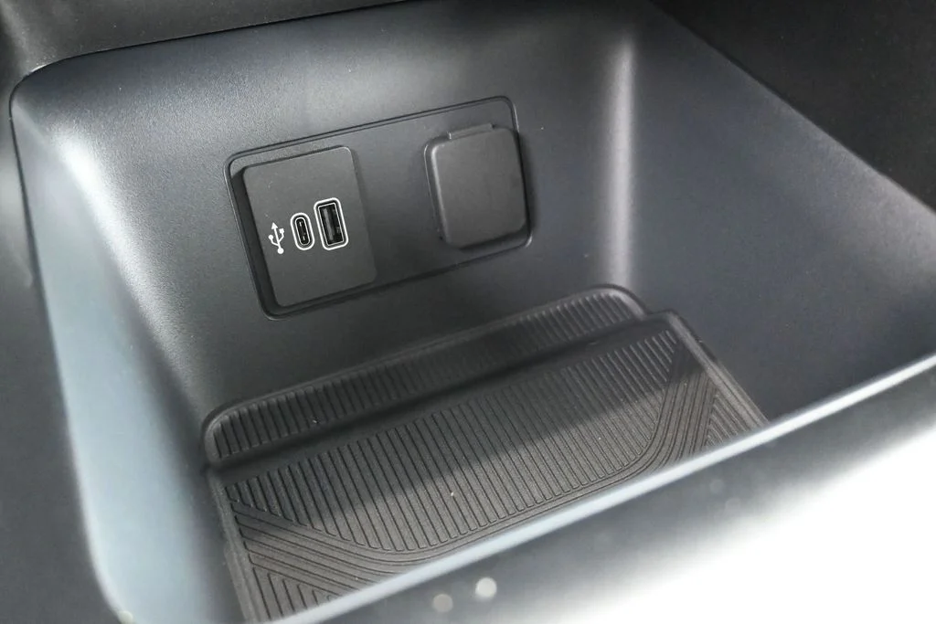 New 2026 Carbonized Gray Metallic Ford Active image 17