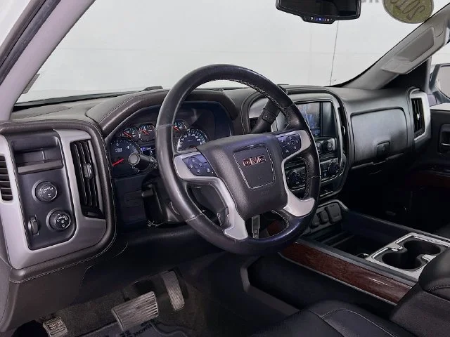 Used 2018 White GMC SLT image 35