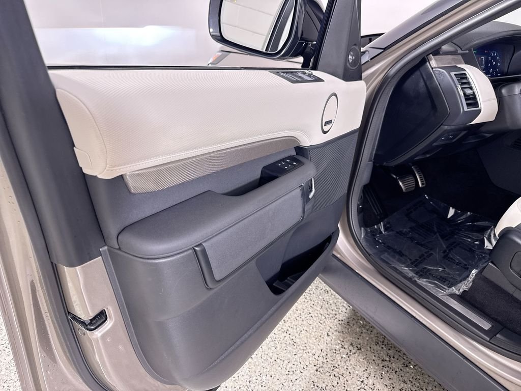 Used 2021 Brown Land Rover HSE R-Dynamic image 13