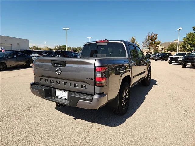 New 2027 KAD Gun Metall Nissan SV 4x4 Crew Cab 5 ft. box 126 in. WB image 3