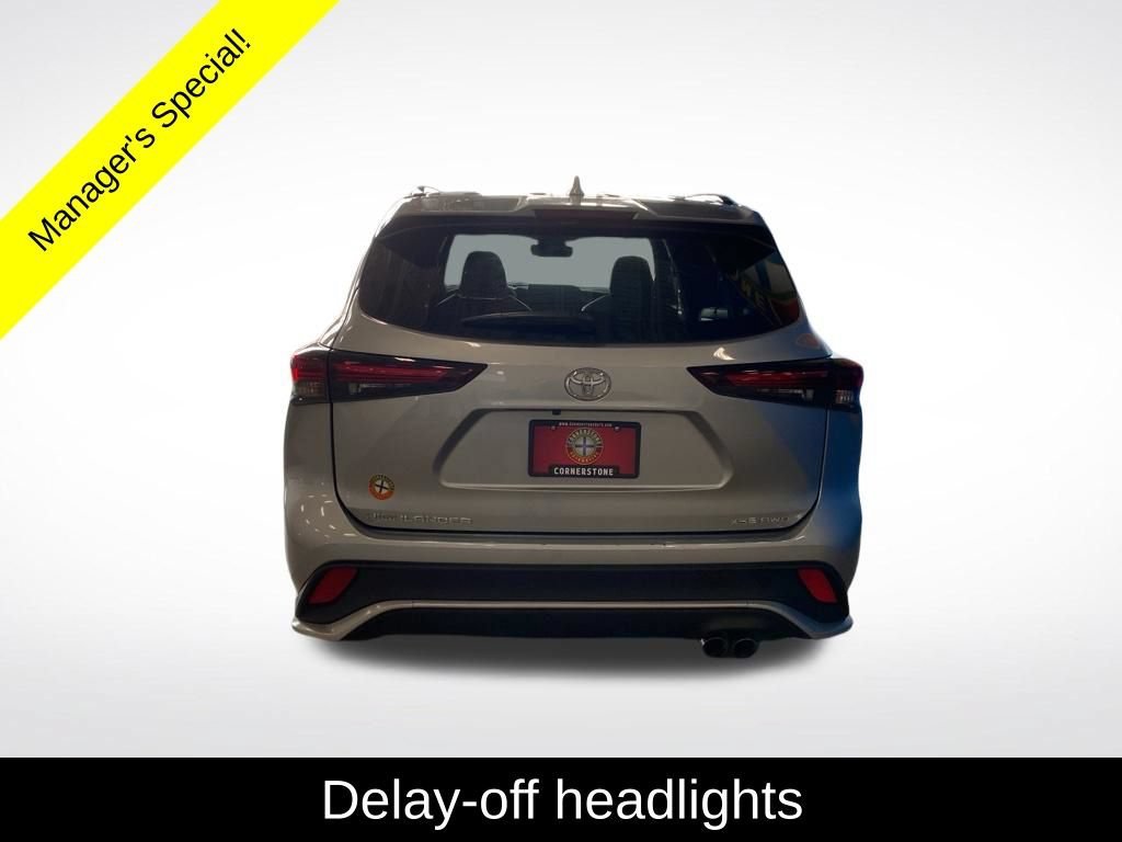 Used 2025 Silver Toyota LE image 18