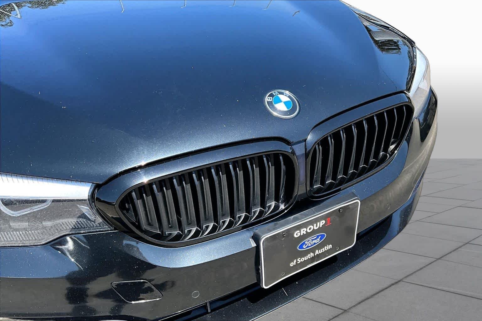 Used 2019 Black Sapphire Metallic BMW 530i image 30