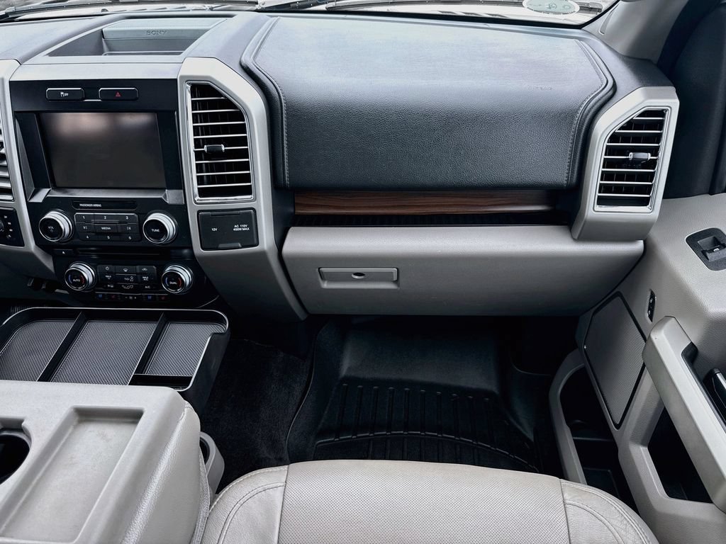 Used 2015  Ford XLT image 25
