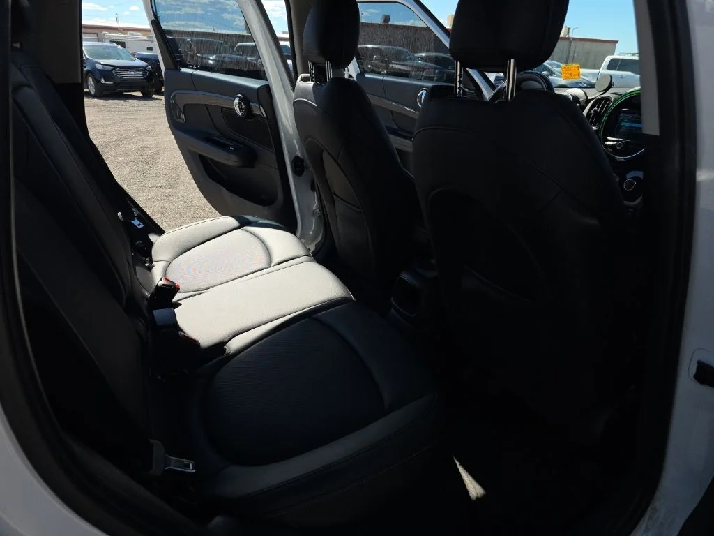 Used 2019 Light White MINI E Countryman image 15