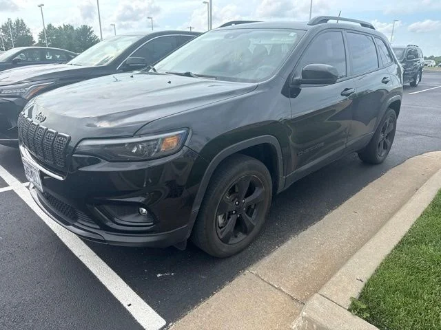 Used 2021 Black Jeep Latitude Plus image 2