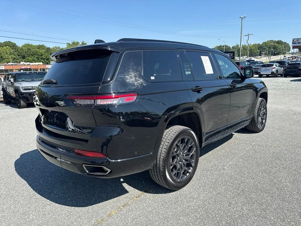 Used 2025 Black Jeep Summit image 5