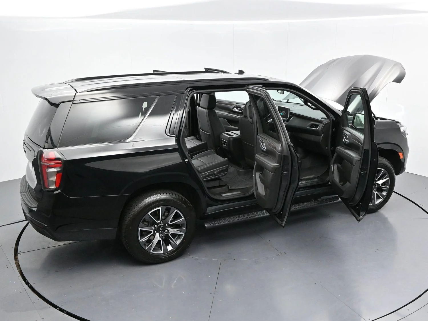 Used 2023 Black Chevrolet Z71 image 39